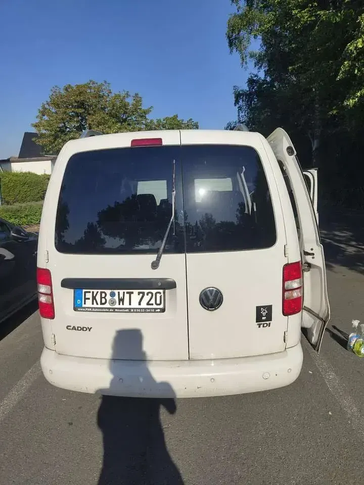 Gebraucht VW Caddy Highline 102 PS (75 kW) 2013 Weiß Van / Kleinbus