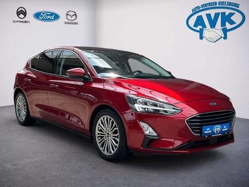 Rot Gebraucht 2019 Ford Focus Titanium Limousine | 16.990 € (Fairer Preis) - Bild 1/4