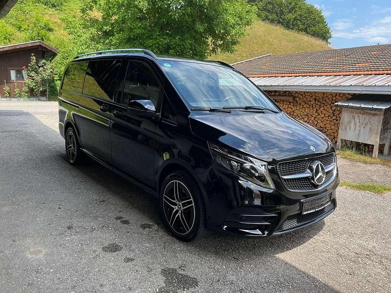 Schwarz Gebraucht 2024 Mercedes V300 Avantgarde Van / Kleinbus | 71.900 € (Superpreis) - Bild 1/4