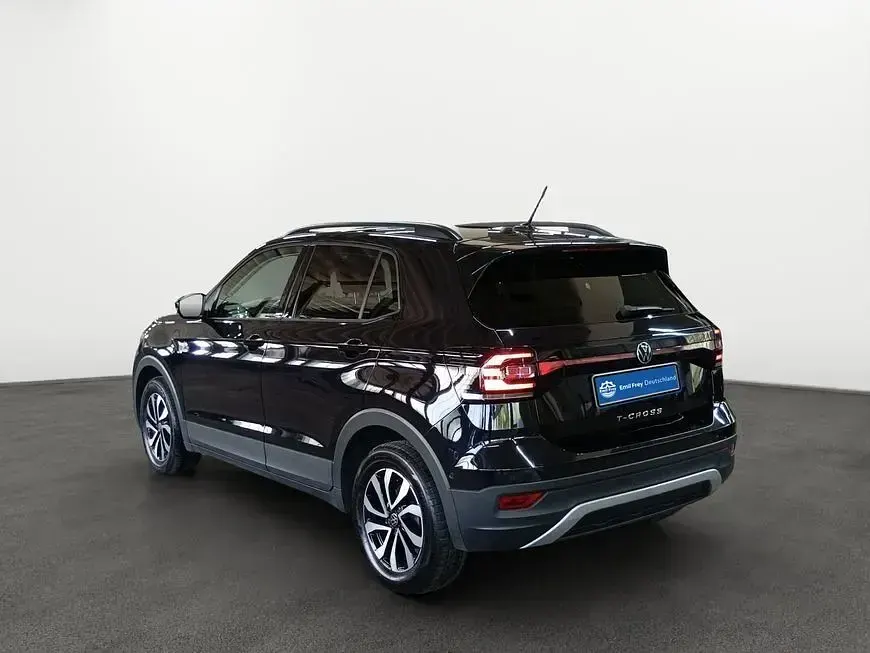 Gebraucht VW T-Cross IQ Drive 95 PS (69 kW) 2023 Deep black perleffekt SUV