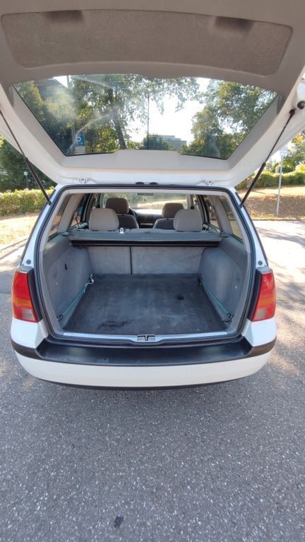 Gebraucht VW Golf IV 90 PS (66 kW) 1999 Weiß Kombi