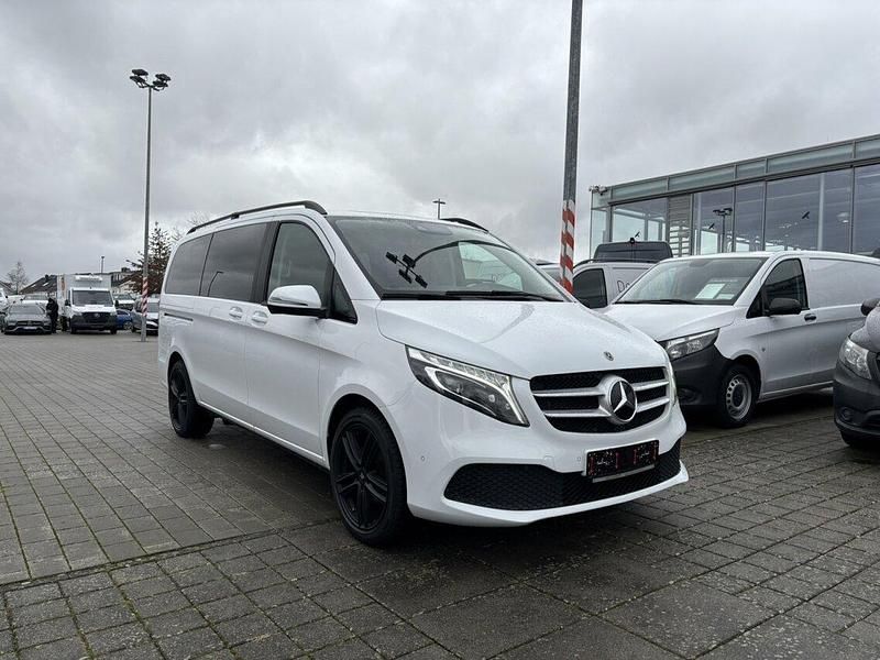 Gebraucht Mercedes V220 163 PS (119 kW) 2022 Arktikweiß Van / Kleinbus