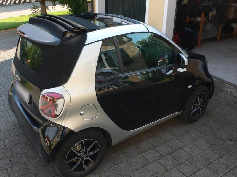 Schwarz Gebraucht 2022 Smart ForTwo Electric Drive Exclusive Cabrio | 14.500 € (Guter Preis) - Bild 1/4