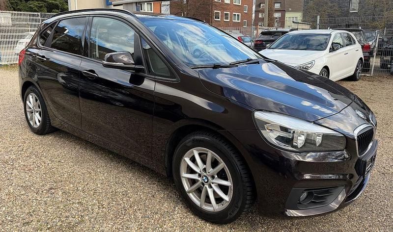 Gebraucht BMW 218 Active Tourer Basis 136 PS (100 kW) 2015 Braun Van / Kleinbus