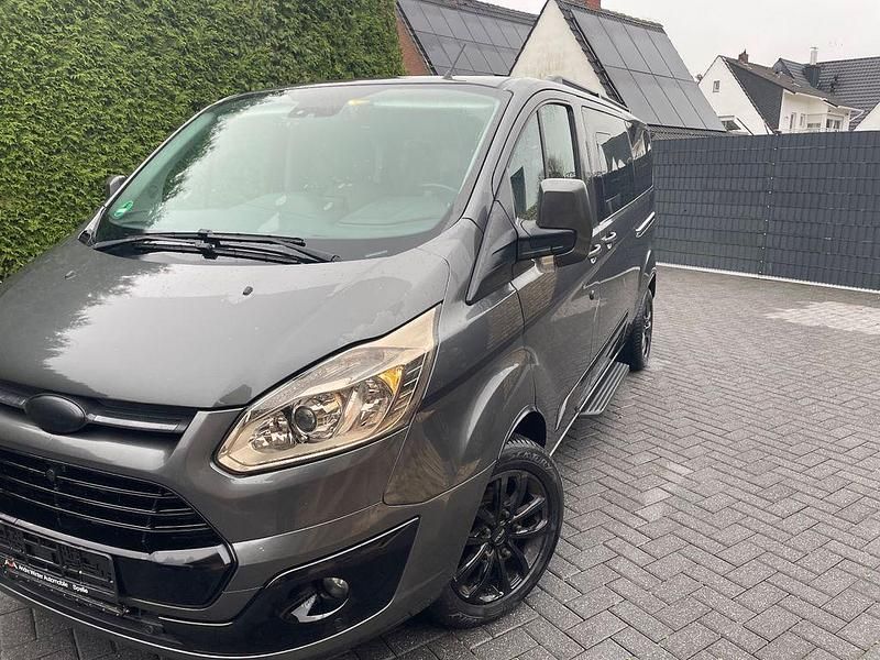 Grau Gebraucht 2016 Ford Tourneo Van / Kleinbus | 21.900 € (Superpreis) - Bild 1/4