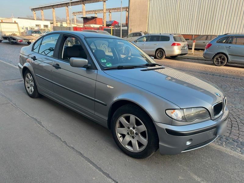 Gebraucht BMW 318 143 PS (105 kW) 2003 Grau Limousine