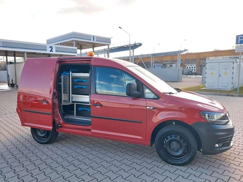 Gebraucht VW Caddy 122 PS (89 kW) 2017 Rot Van / Kleinbus