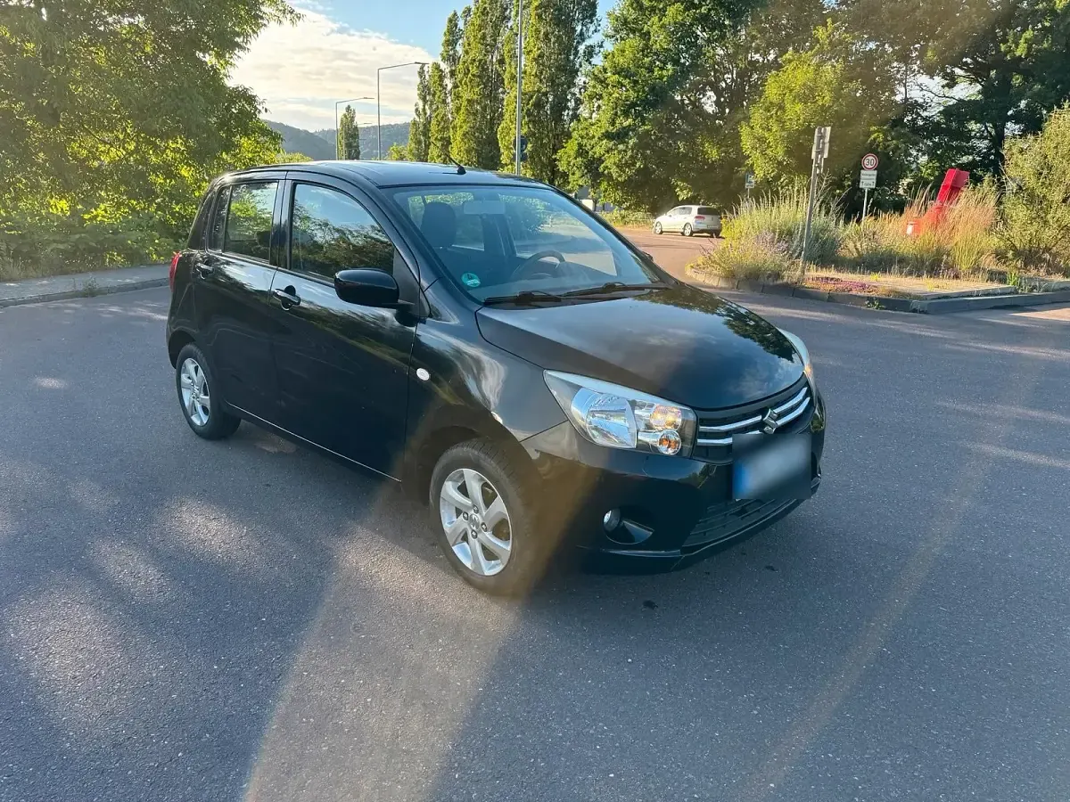 Gebraucht Suzuki Celerio 68 PS (50 kW) 2015 Schwarz Kleinwagen