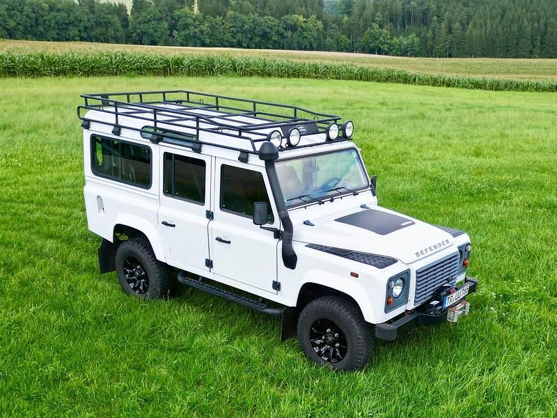 Weiß Gebraucht 2016 Land Rover Defender SUV | 44.900 € - Bild 1/4