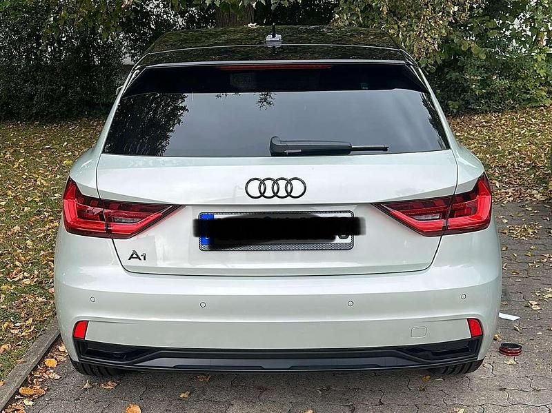 Gebraucht Audi A1 Sportback Advanced 110 PS (80 kW) 2023 Silber Kleinwagen