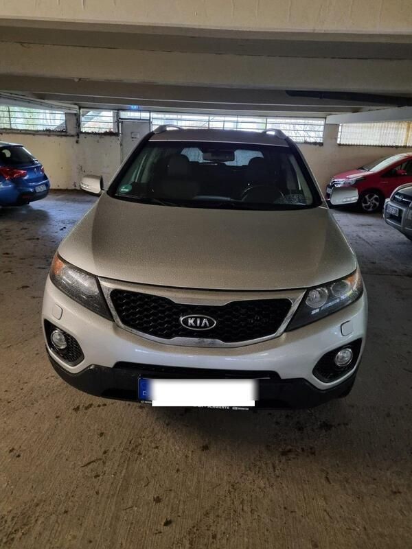 Silber Gebraucht 2010 Kia Sorento SUV | 11.500 € (Teuer) - Bild 1/4