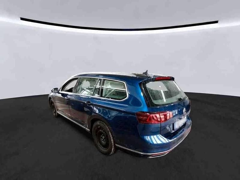 Gebraucht VW Passat Elegance 150 PS (110 kW) 2021 Blau Kombi