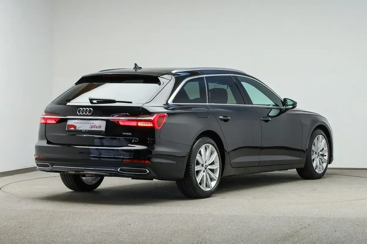 Gebraucht Audi A6 Sport 204 PS (150 kW) 2022 Mythosschwarz metallic Kombi