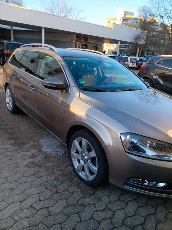 Braun Gebraucht 2011 VW Passat Comfortline Kombi | 7.500 € (Fairer Preis) - Bild 1/4