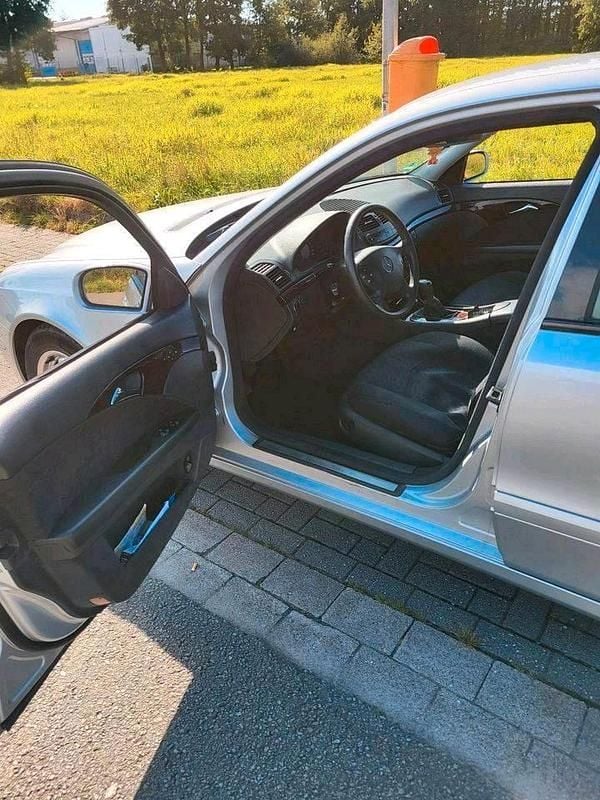 Occasion Mercedes E200 122 ch (89 kW) 2003 Argent Berline