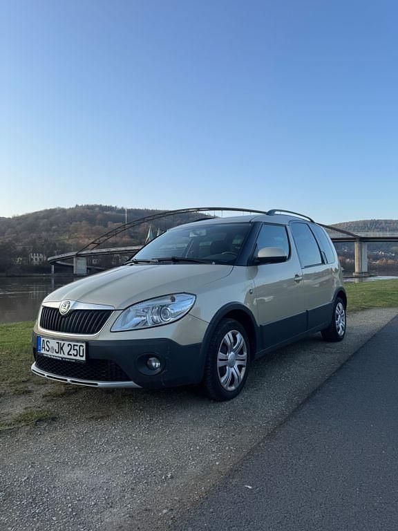 Gebraucht Skoda Roomster 105 PS (77 kW) 2010 Beige Van / Kleinbus