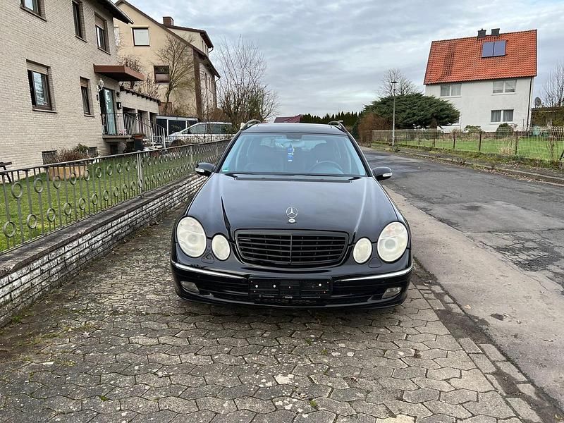 Second-hand Mercedes E280 190 CP (139 kW) 2005 Negru Break