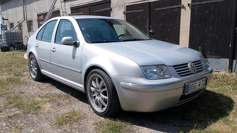 Silber Gebraucht 1998 VW Bora Limousine | 1.800 € - Bild 1/4