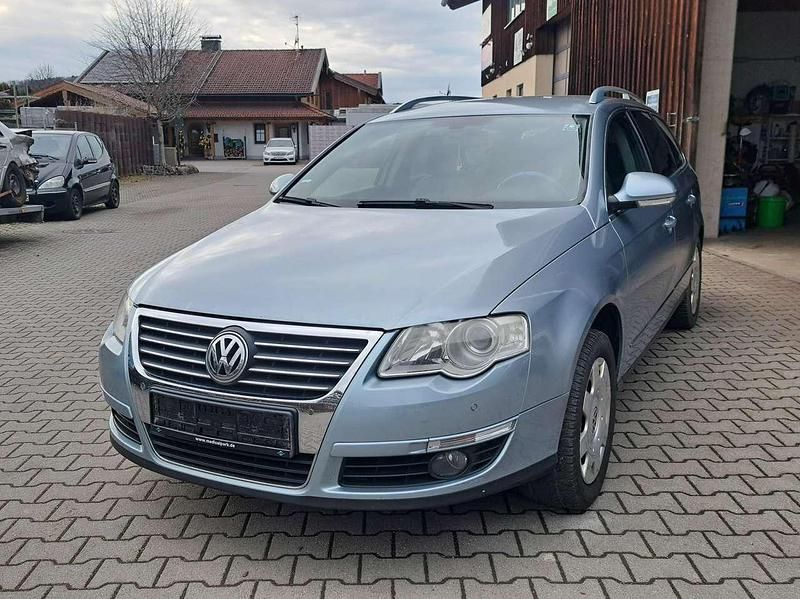 Gebraucht VW Passat Highline 170 PS (125 kW) 2007 Arctic blue silver metallic Kombi