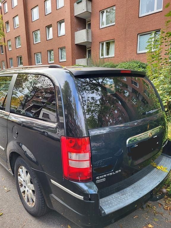 Schwarz Gebraucht 2009 Chrysler Grand Voyager Limited Van / Kleinbus | 4.500 € (Superpreis) - Bild 1/4