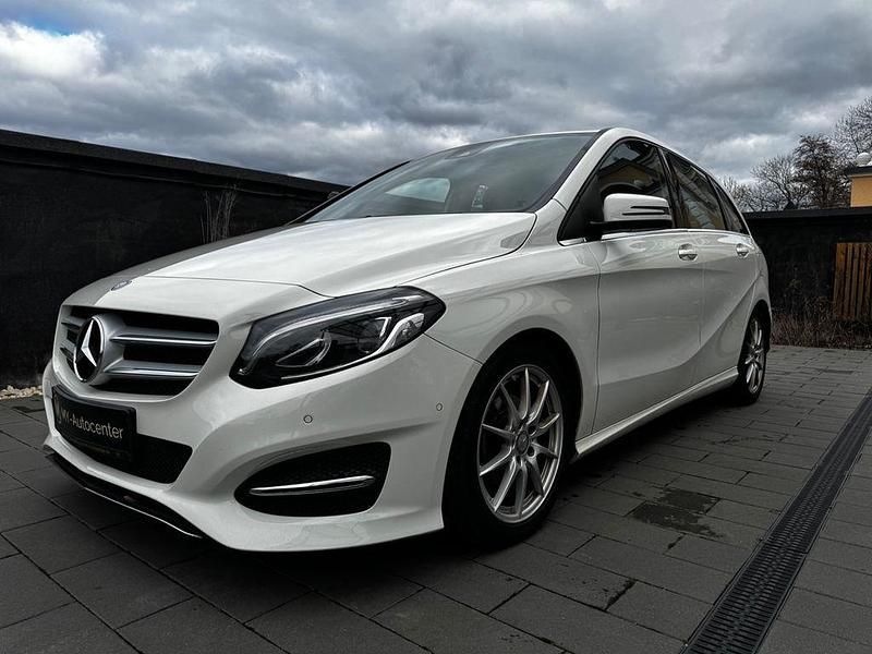Gebraucht Mercedes B180 Urban 109 PS (80 kW) 2015 Weiß Van / Kleinbus