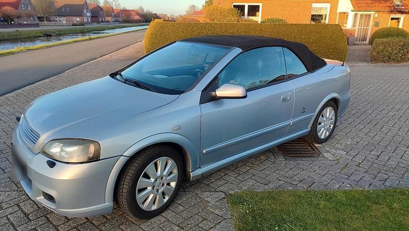 Gebraucht Opel Astra Cabriolet 147 PS (108 kW) 2002 Silber Cabrio