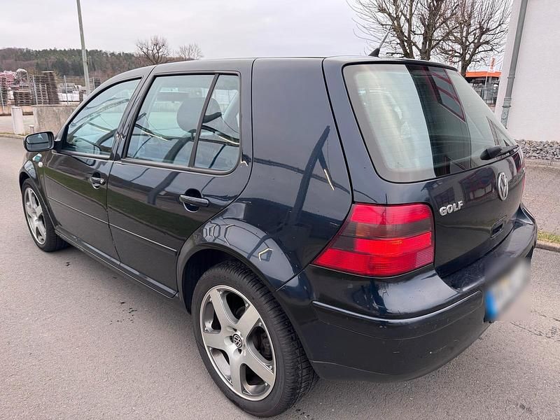 Gebraucht VW Golf IV 131 PS (96 kW) 2002 Schwarz Kleinwagen