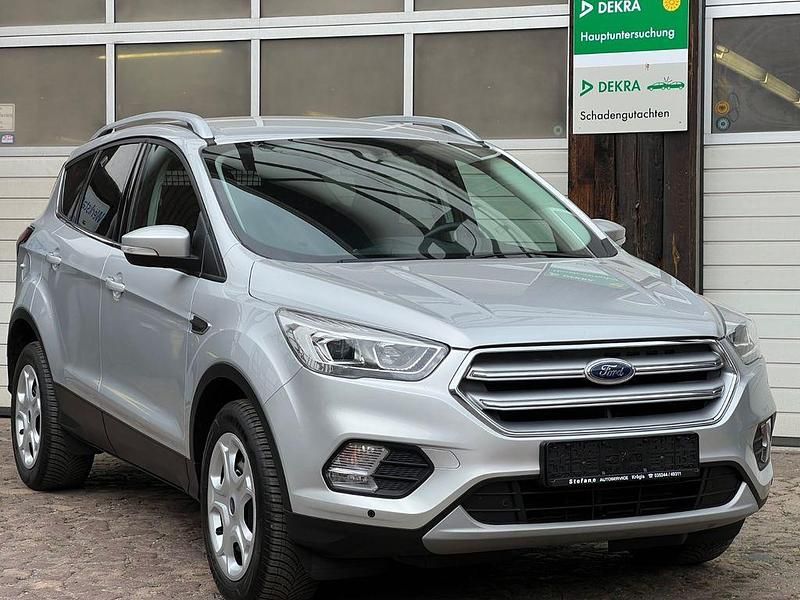 Silber Gebraucht 2019 Ford Kuga Cool & Connect SUV | 12.200 € (Fairer Preis) - Bild 1/4
