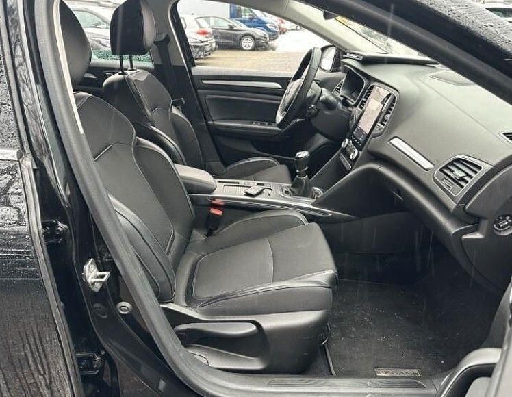 Gebraucht Renault Mégane IV 116 PS (85 kW) 2023 Schwarz Limousine