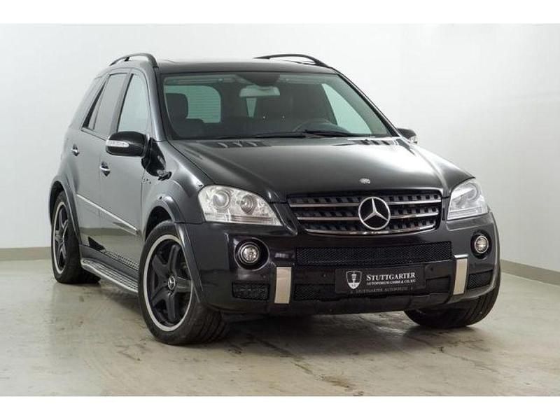 Obsidianschwarz lack (metallic) Gebraucht 2007 Mercedes ML500 AMG SUV | 15.990 € (Etwas zu teuer) - Bild 1/4