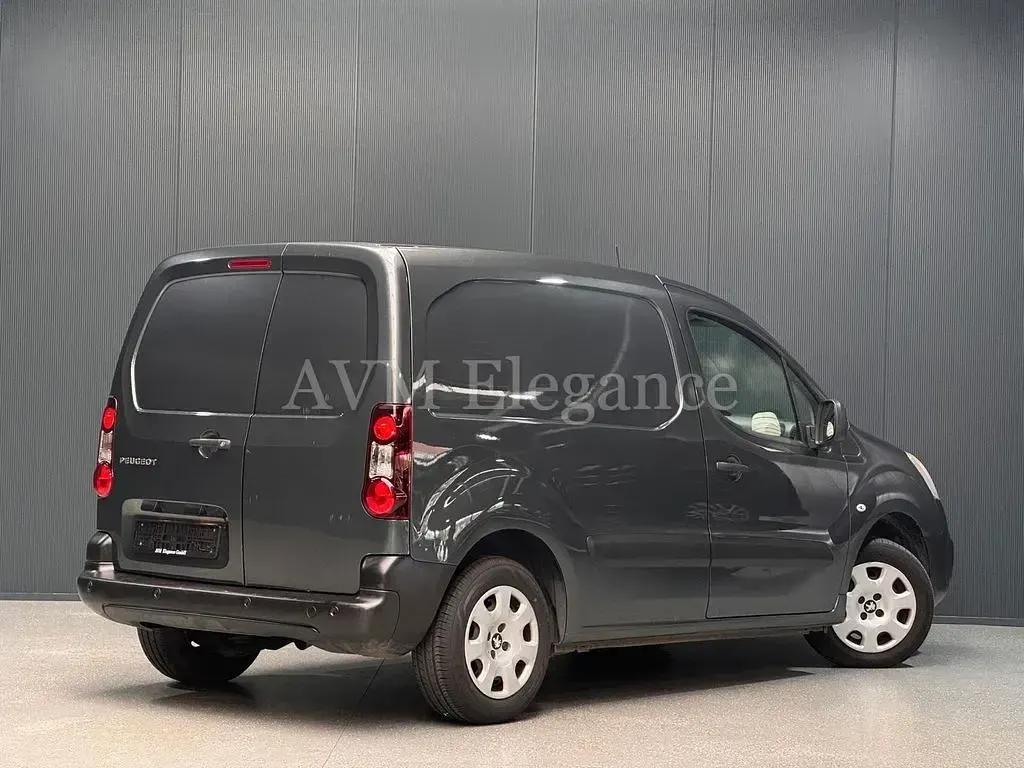 Gebraucht Peugeot Partner 90 PS (66 kW) 2016 Grau Van / Kleinbus