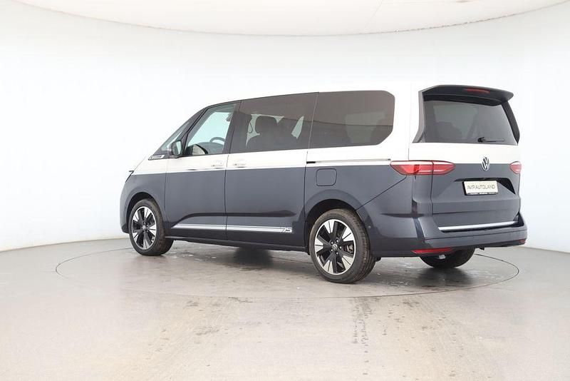 Neu VW Multivan Edition 150 PS (110 kW) 2026 Candy weiss / starlight blue Van