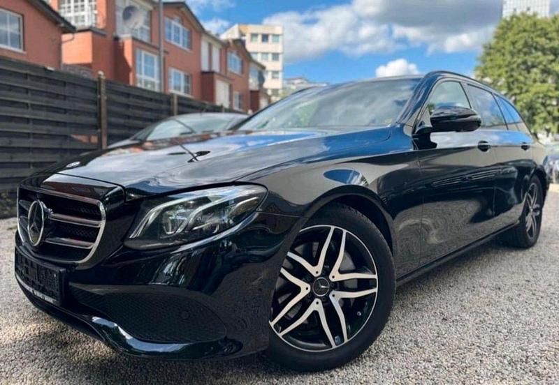 Gebraucht Mercedes E350 256 PS (188 kW) 2018 Schwarz Kombi