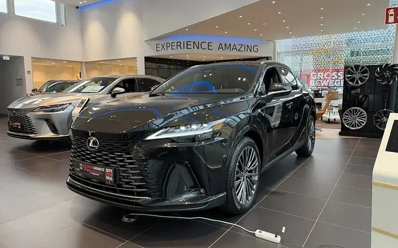 Neu Lexus RX450h+ Luxury Line 292 PS (214 kW) 2026 Schwarz SUV