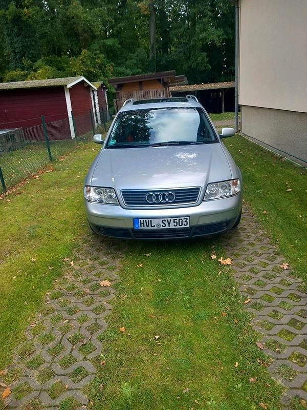 Silber Gebraucht 1998 Audi A6 Kombi | 2.700 € (Fairer Preis) - Bild 1/4