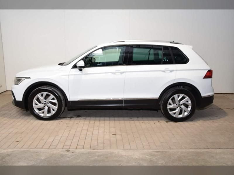Gebraucht VW Tiguan United 122 PS (89 kW) 2021 Pure white SUV