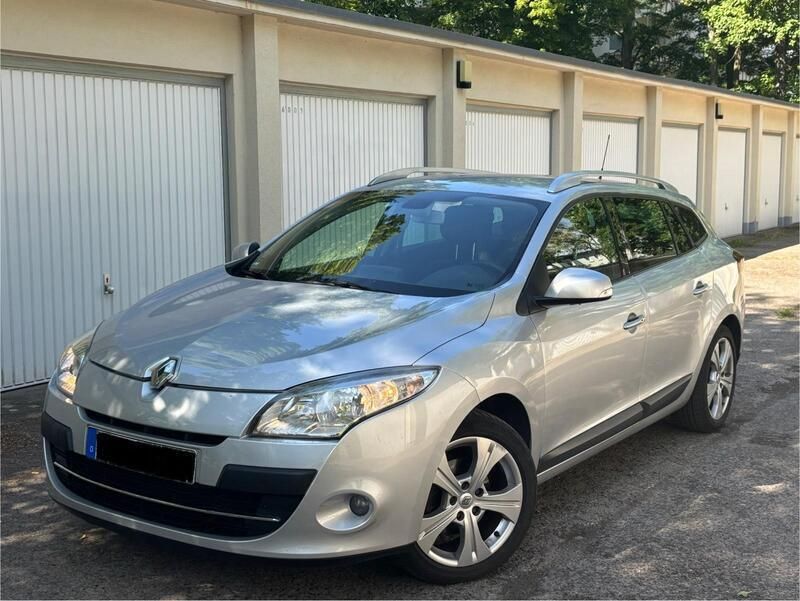 Grau Gebraucht 2011 Renault Mégane GrandTour Kombi | 2.900 € (Guter Preis) - Bild 1/4