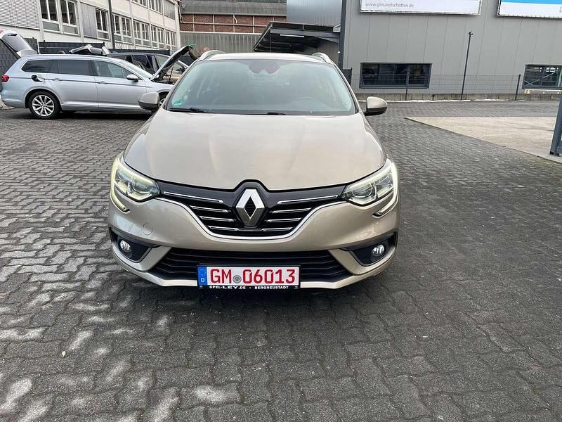 Gebraucht Renault Mégane GrandTour Intens 132 PS (97 kW) 2016 Beige dune Kombi