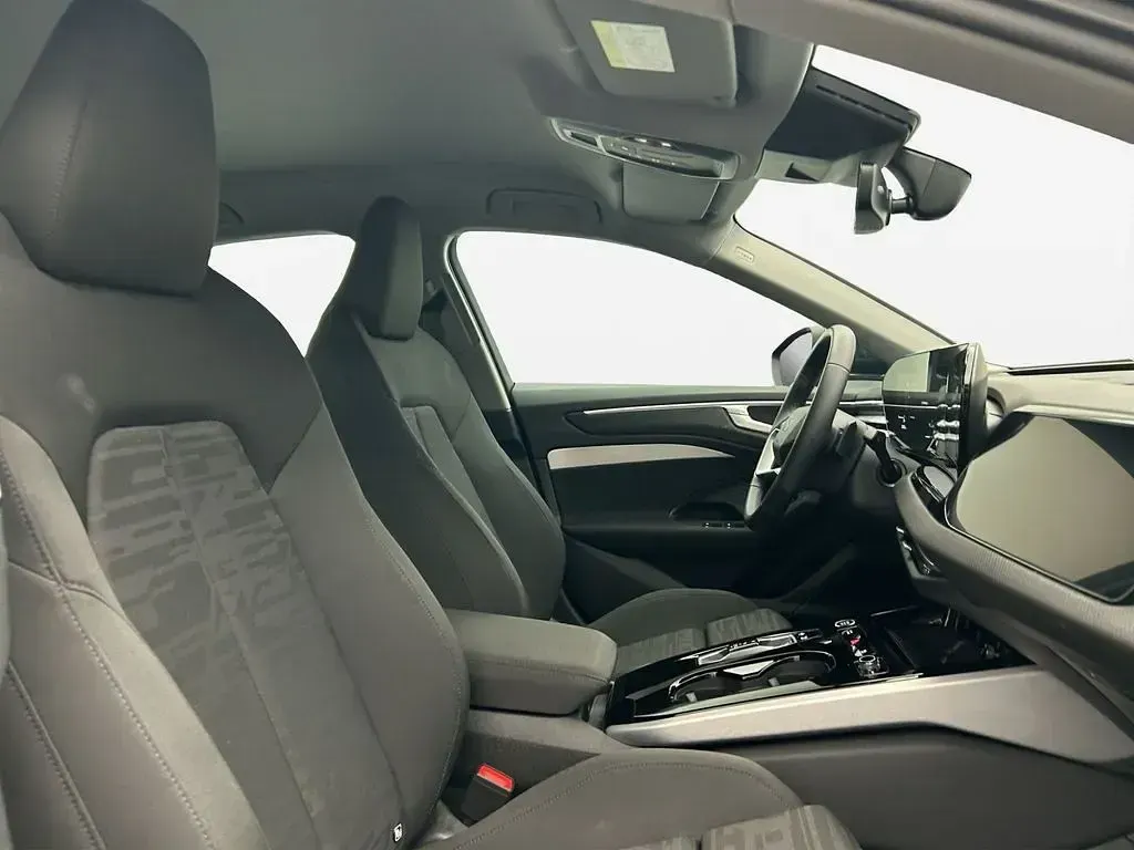Gebraucht Audi A6 Advanced 204 PS (150 kW) 2025 Firmamentblau metallic Limousine