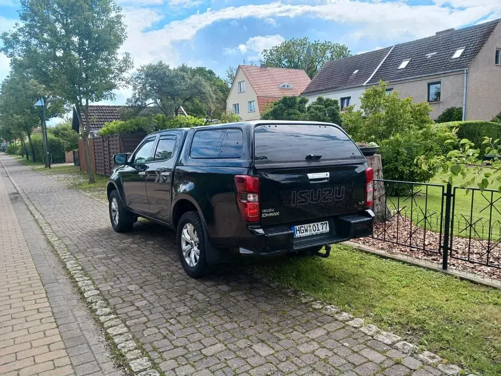 Gebraucht Isuzu D-Max 160 PS (117 kW) 2023 Schwarz Pickup