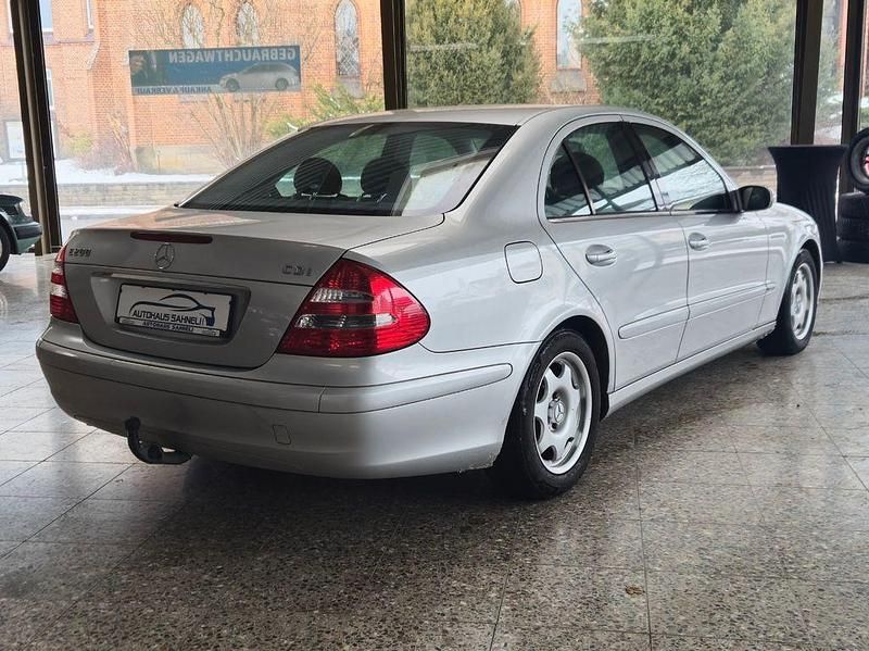 Gebraucht Mercedes E200 122 PS (89 kW) 2004 Silber Limousine