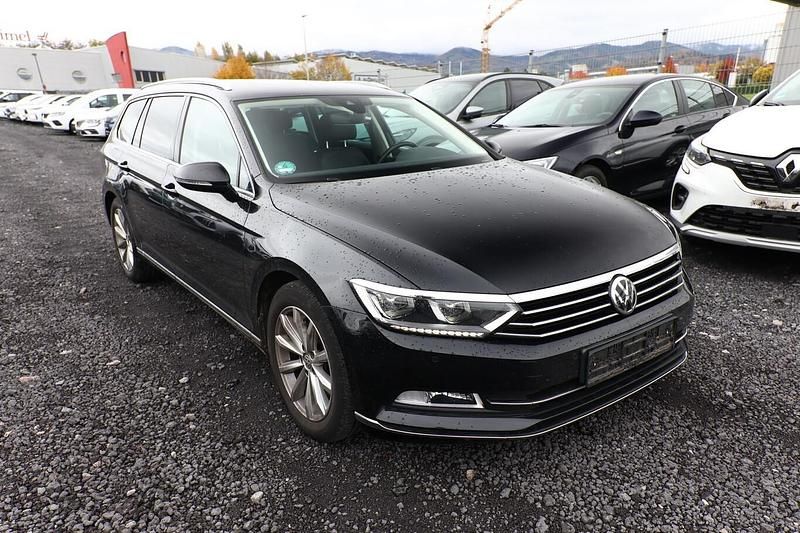 Gebraucht VW Passat Alltrack Highline 239 PS (175 kW) 2019 Deep black perleffekt Kombi