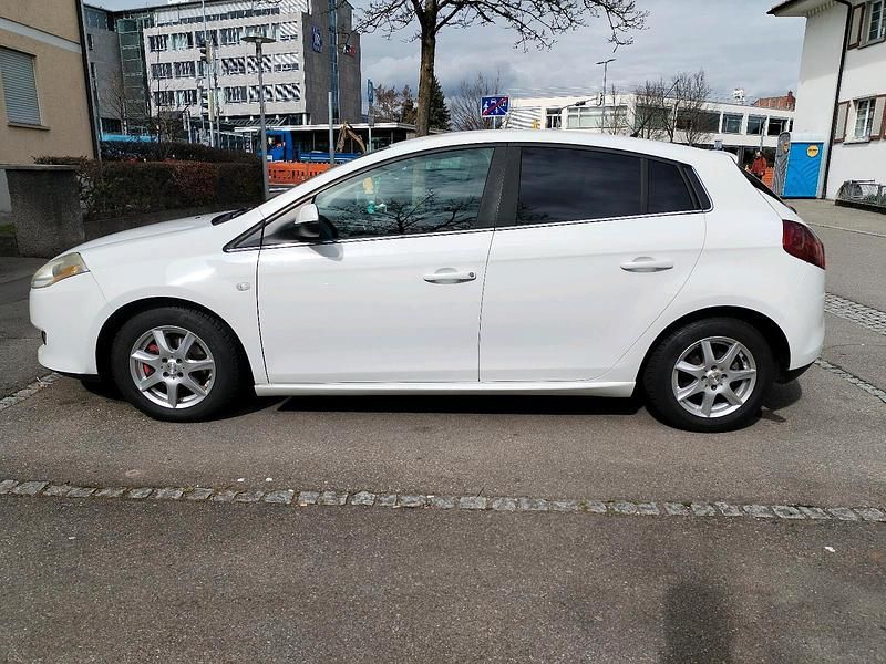 Gebraucht Fiat Bravo 120 PS (88 kW) 2010 Weiß Kleinwagen
