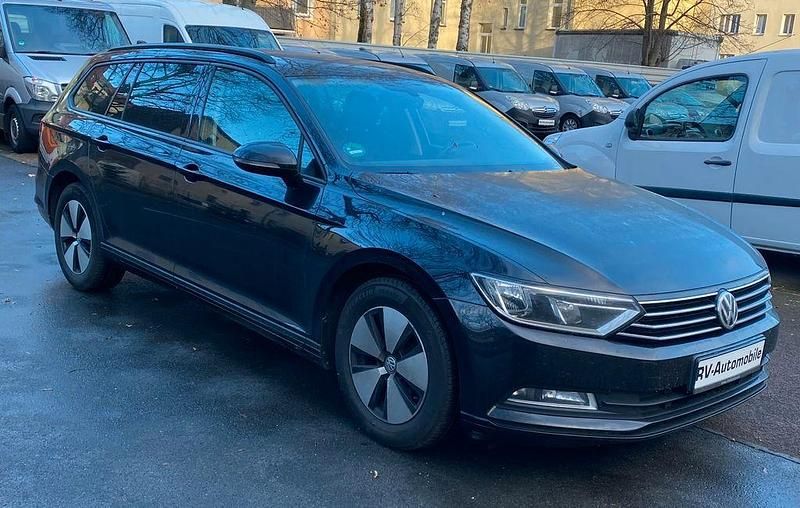 Gebraucht VW Passat Trendline 120 PS (88 kW) 2018 Schwarz Kombi