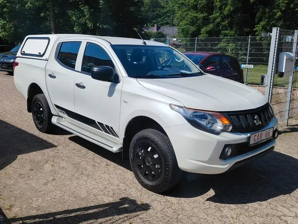 Begagnad Mitsubishi L200 154 HK (113 kW) 2017 Vit Pickup