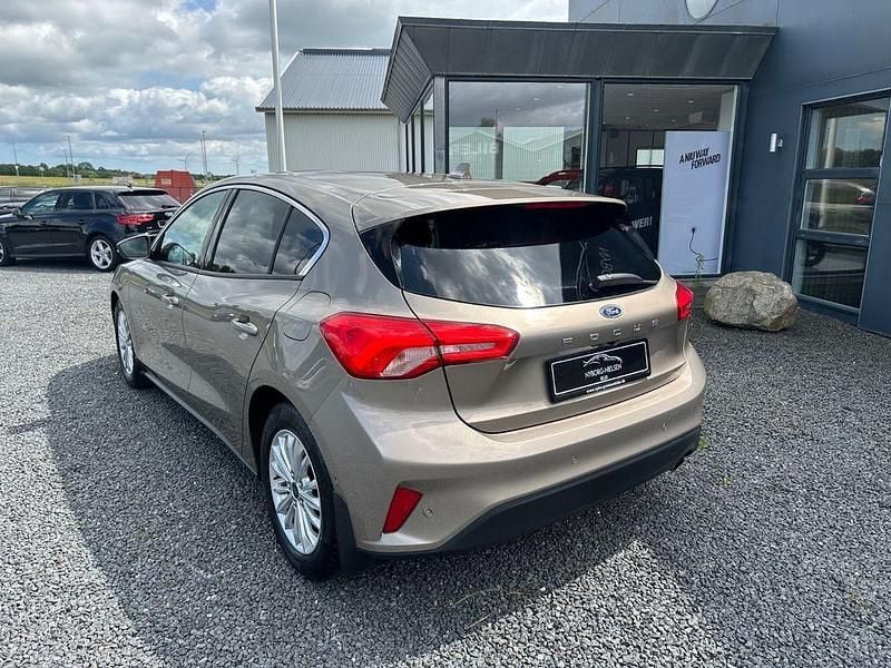 Gebraucht Ford Focus Titanium 125 PS (91 kW) 2018 Beige Limousine