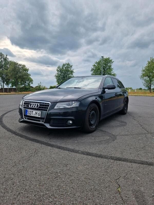 Schwarz Gebraucht 2009 Audi A4 Ambiente Kombi | 5.000 € - Bild 1/4