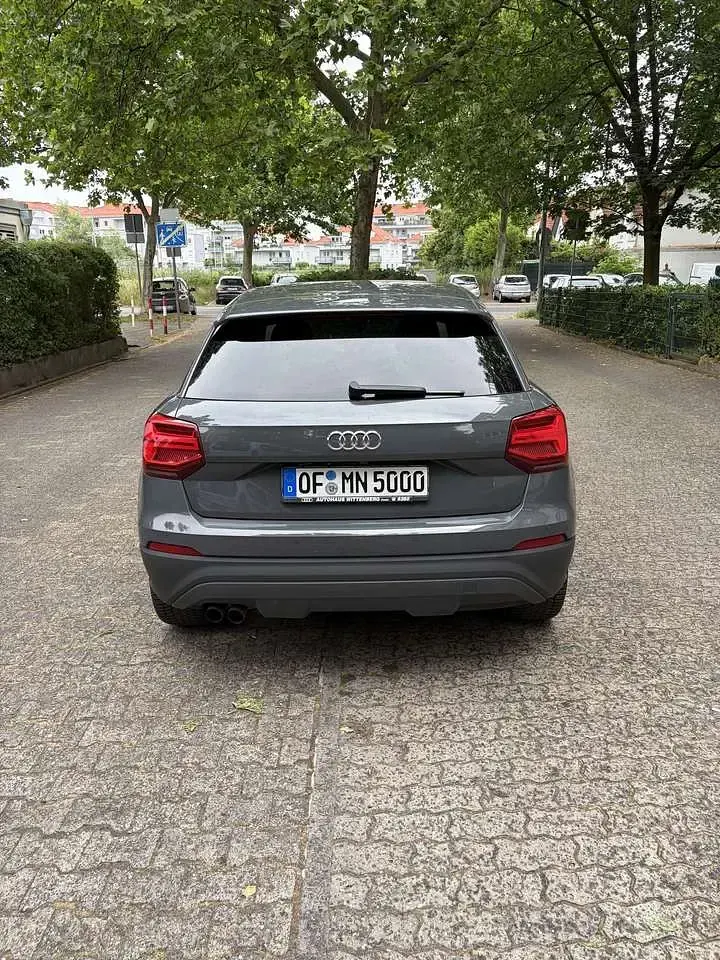 Gebraucht Audi Q2 Basis 150 PS (110 kW) 2017 Grau SUV