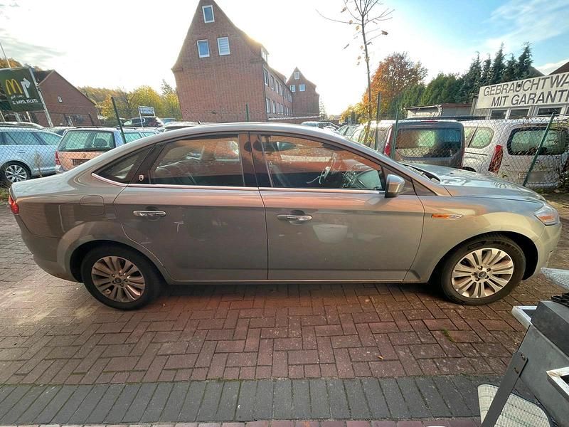Gebraucht Ford Mondeo 140 PS (102 kW) 2007 Silber Limousine
