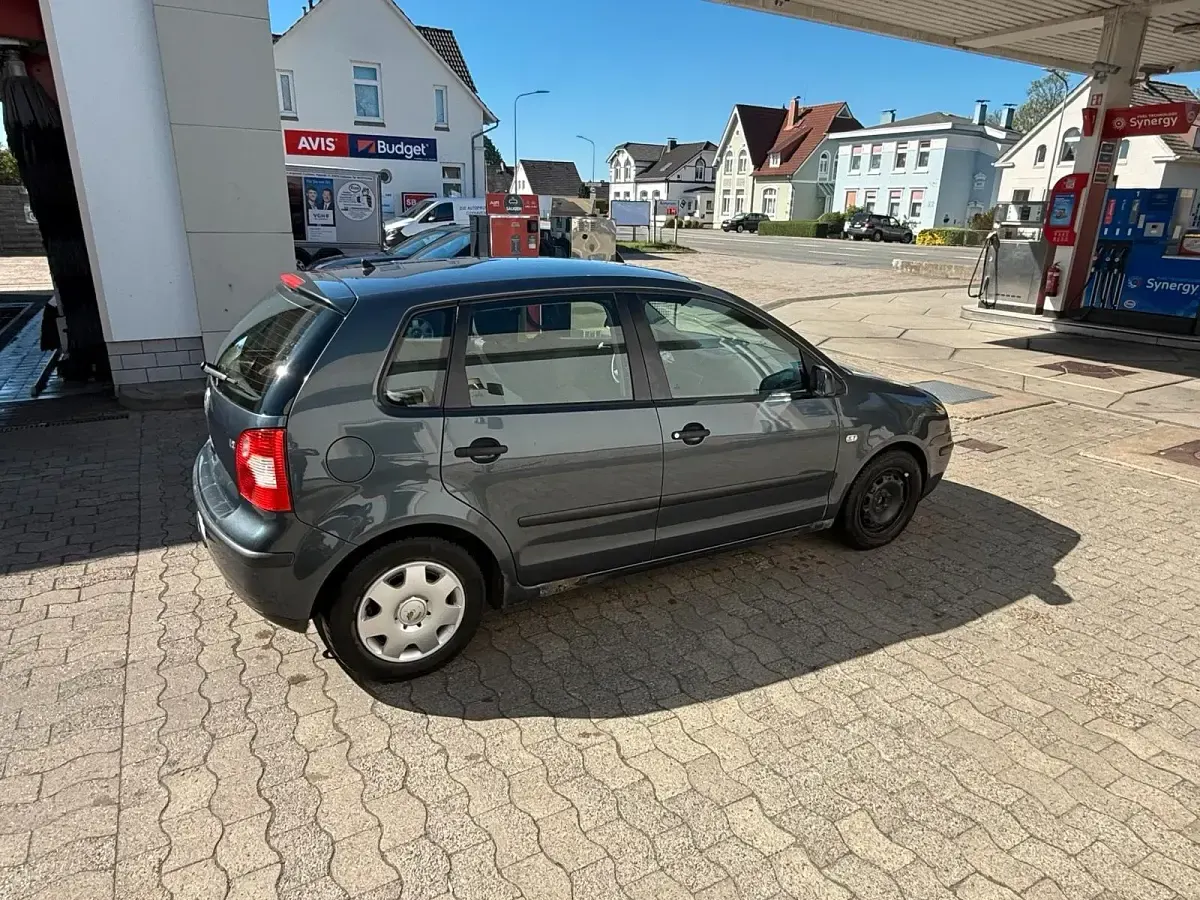 Gebraucht VW Polo 63 PS (46 kW) 2003 Grau Kleinwagen